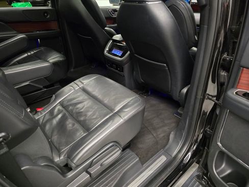 Used 2023 Lincoln Navigator L Reserve AWD/4WD image 37