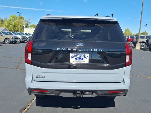 New 2025 Ford Expedition Active image 25