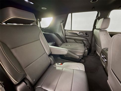 Used 2025 GMC Yukon Elevation AWD/4WD image 19