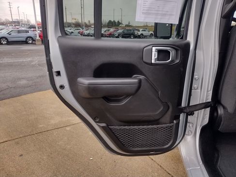Used 2024 Jeep Wrangler Unlimited w/ Convenience Group image 21