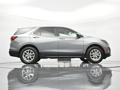Used 2024 Chevrolet Equinox LT image 39