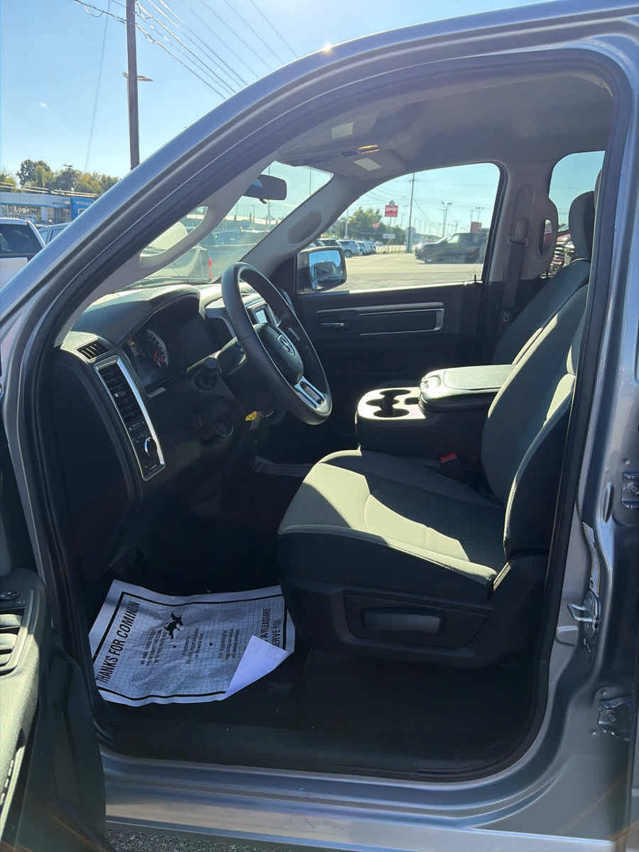 Used 2024 RAM 1500 Classic SLT AWD/4WD image 19