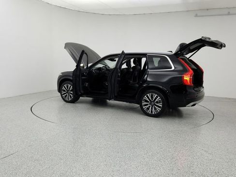 Used 2020 Volvo XC90 T6 Momentum image 12
