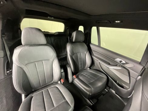 Used 2021 BMW X7 xDrive40i w/ M Sport Package AWD/4WD image 22
