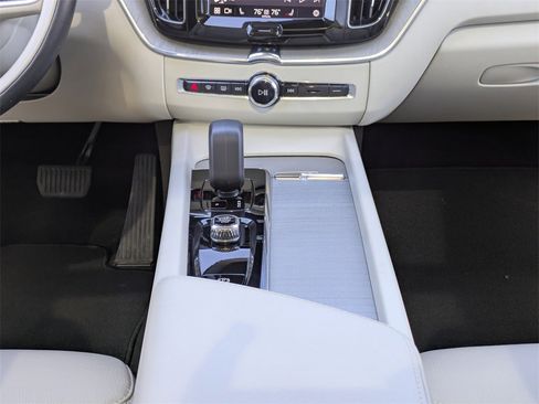Certified 2023 Volvo XC60 B5 Plus image 21