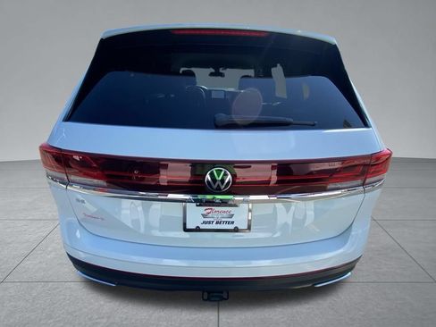 Used 2024 Volkswagen Atlas SE FWD image 12