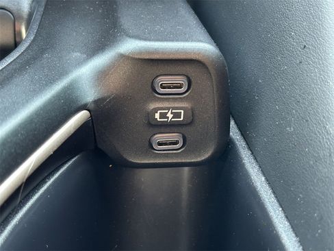 Used 2023 Toyota Crown Limited image 23