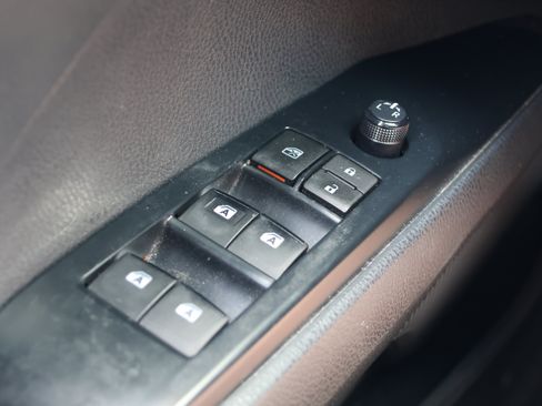 Used 2018 Toyota Camry LE w/ Convenience Package FWD image 13