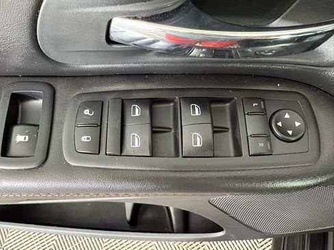 Used 2020 Dodge Grand Caravan SE FWD image 11