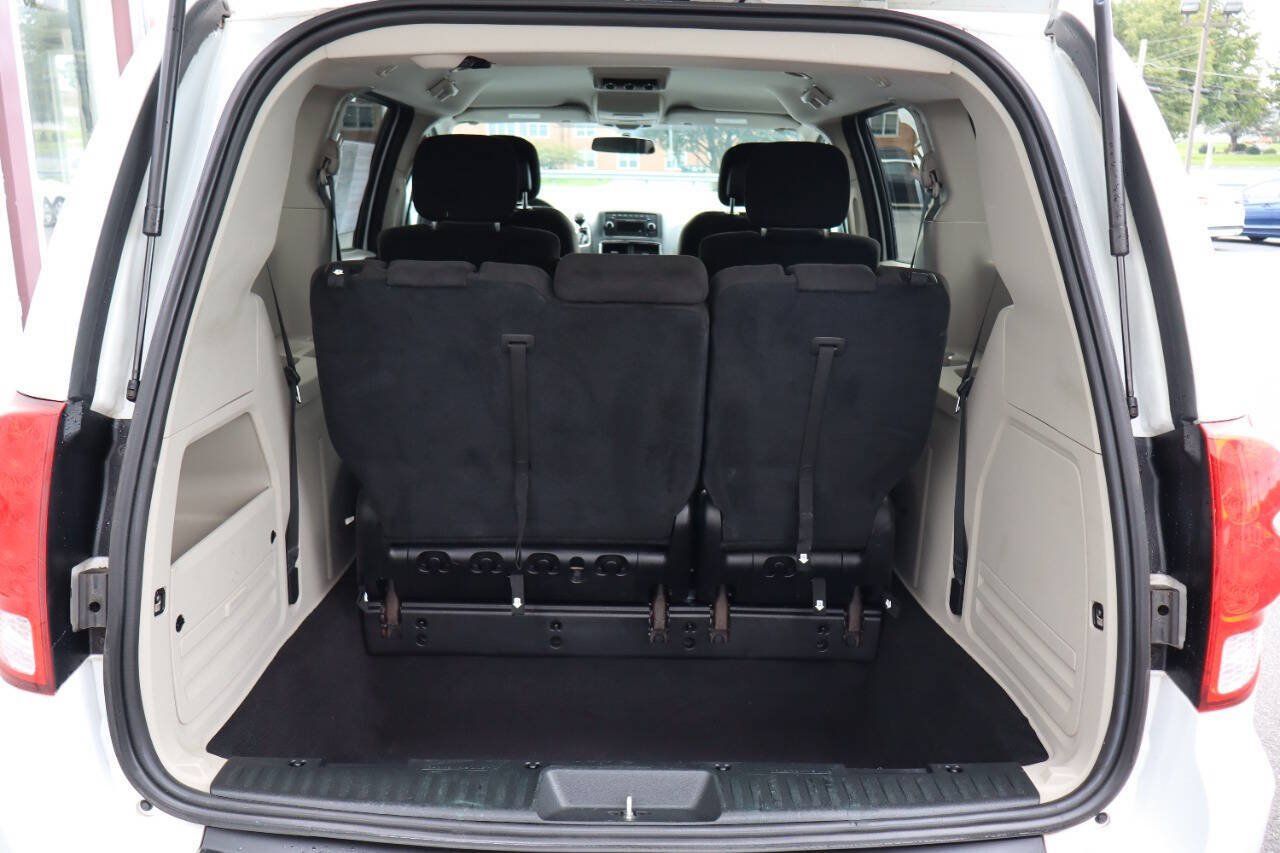 Used 2016 Dodge Grand Caravan SE w/ Quick Order Package 29E SE FWD image 4
