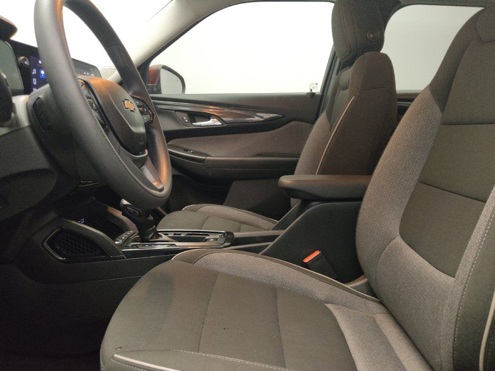 Used 2025 Chevrolet TrailBlazer LT w/ Driver Confidence Package FWD image 17