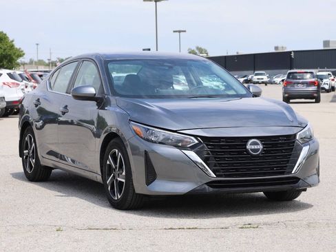 Used 2025 Nissan Sentra SV w/ Trunk Package FWD image 4