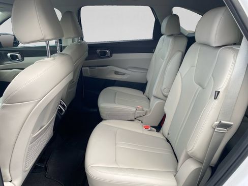 Used 2025 Kia Sorento EX w/ Panoramic Sunroof Package FWD image 25