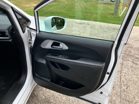 Used 2018 Chrysler Pacifica Touring Plus w/ S Appearance Package FWD image 27