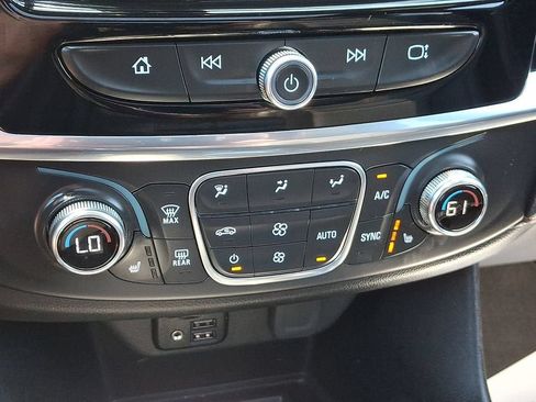 Certified 2023 Chevrolet Traverse RS AWD/4WD image 18