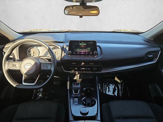 Used 2024 Nissan Rogue SV AWD/4WD image 17
