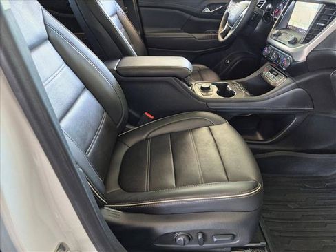 Used 2023 GMC Acadia Denali w/ Denali Ultimate Package FWD image 22