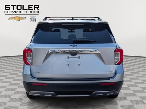 Used 2022 Ford Explorer XLT w/ Equipment Group 202A image 4