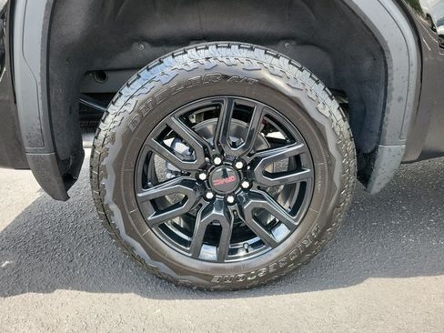 Used 2024 GMC Sierra 1500 Elevation AWD/4WD image 9
