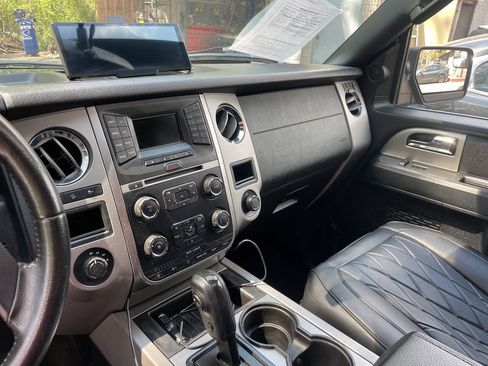 Used 2017 Ford Expedition XLT AWD/4WD image 13