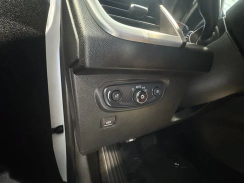 Used 2024 GMC Terrain SLT AWD/4WD image 38