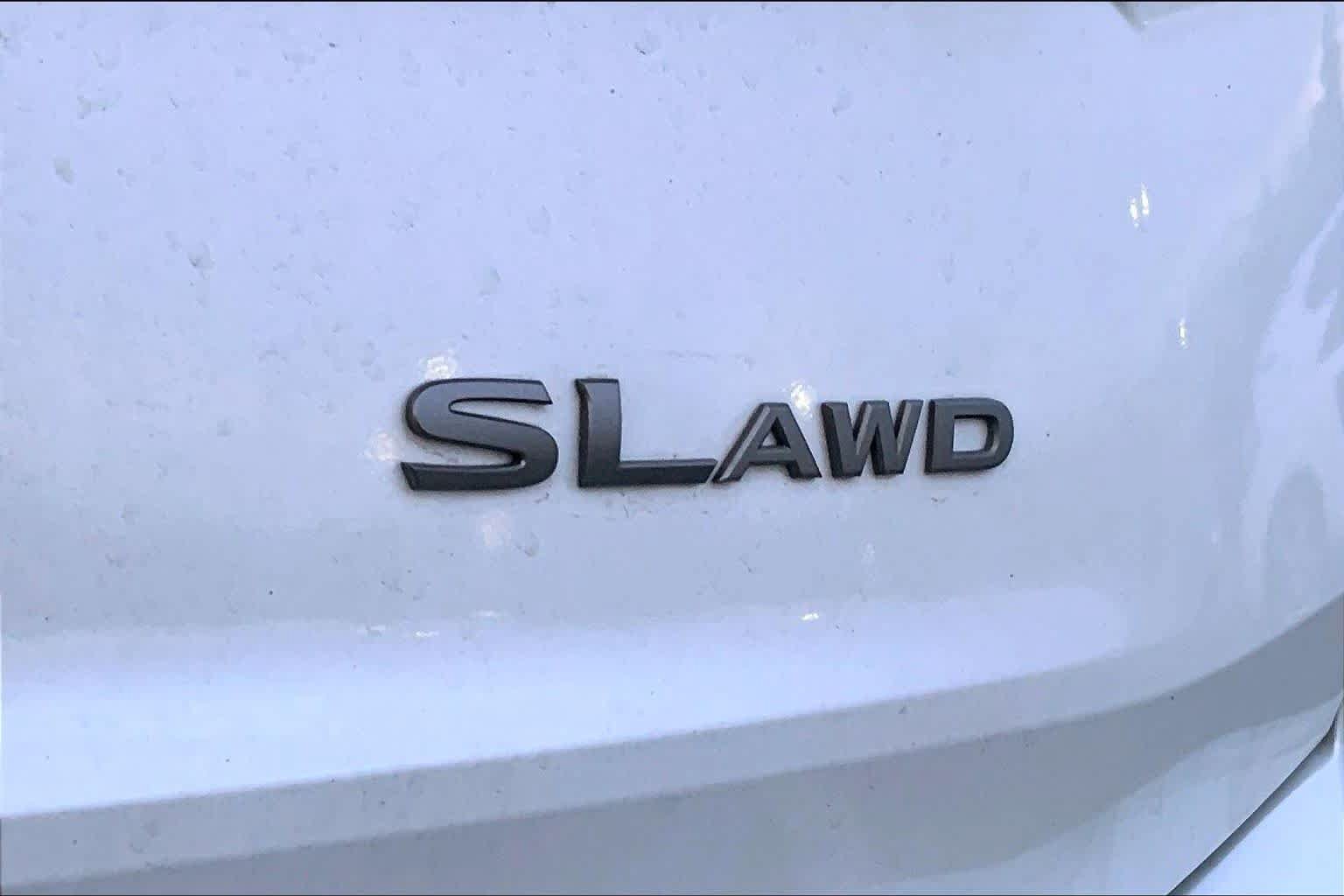 Used 2024 Nissan Rogue SL AWD/4WD image 9