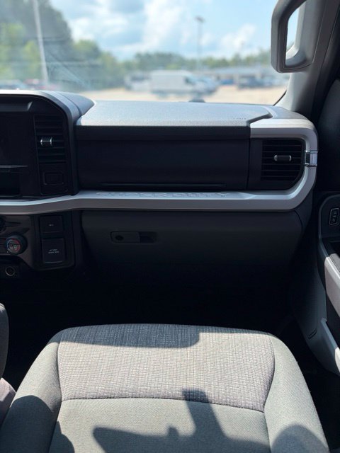 Used 2025 Ford F250 XLT w/ F-250 >10K GVWR Package AWD/4WD image 18