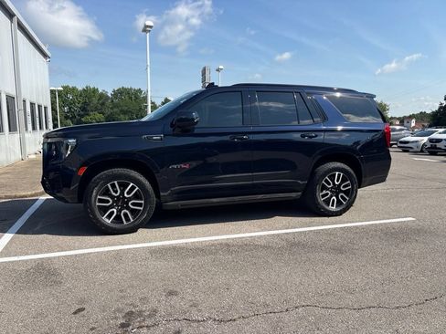Used 2024 GMC Yukon AT4 AWD/4WD image 3