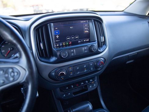 Used 2019 Chevrolet Colorado Z71 image 14