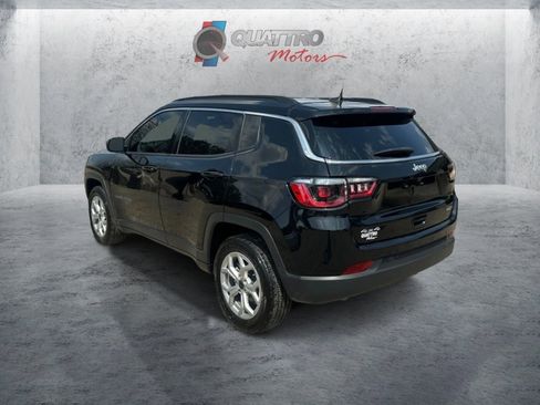 Used 2025 Jeep Compass Latitude AWD/4WD image 3