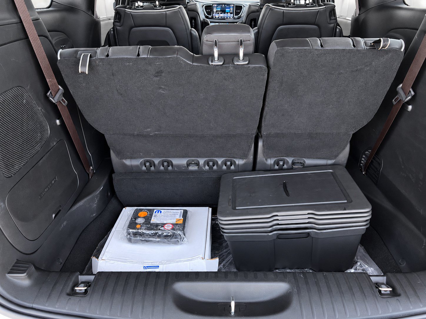 Used 2024 Chrysler Pacifica Limited w/ Uconnect Theater Family Group AWD/4WD image 23