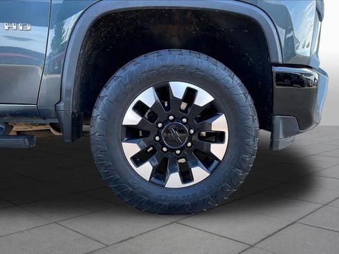 Used 2020 Chevrolet Silverado 2500 Custom w/ Custom Convenience Package AWD/4WD image 12