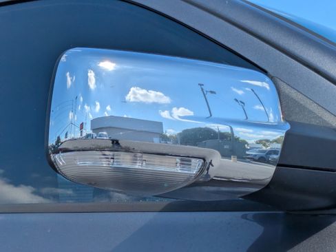 Used 2018 RAM 1500 Laramie w/ Convenience Group AWD/4WD image 12