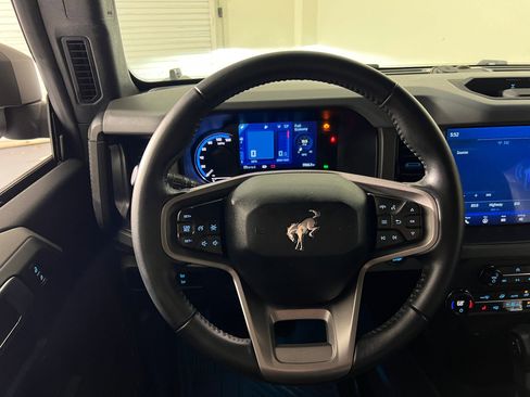 Used 2024 Ford Bronco Black Diamond image 13