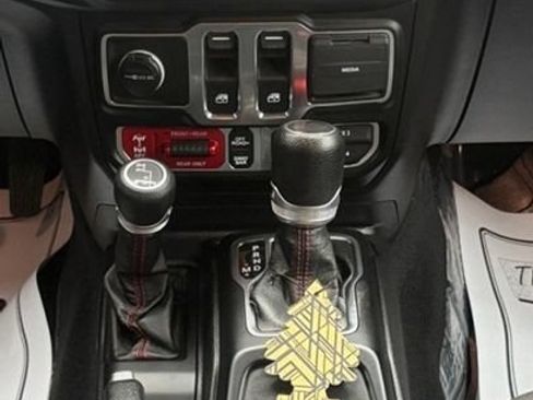 Used 2021 Jeep Wrangler Rubicon AWD/4WD image 16