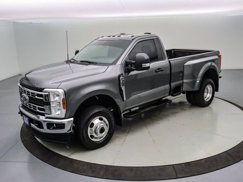 Certified 2025 Ford F350 XLT image 9