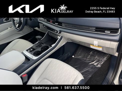 New 2026 Kia Carnival EX FWD image 11