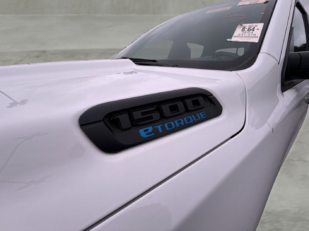 Used 2023 RAM 1500 4x4 Crew Cab image 11