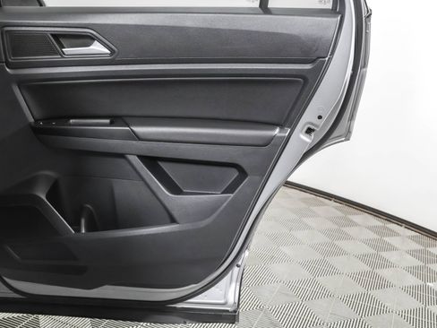 Used 2020 Volkswagen Atlas Cross Sport SE w/ Panoramic Sunroof Package image 42