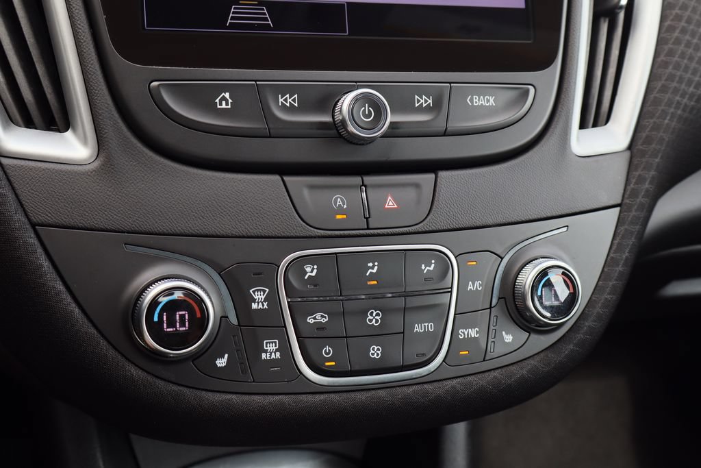 Used 2025 Chevrolet Malibu LT FWD image 17