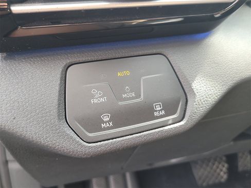 Used 2022 Volkswagen ID.4 Pro S image 32