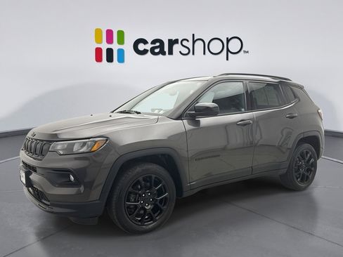 Used 2022 Jeep Compass Latitude w/ Sun and Sound Group AWD/4WD image 1