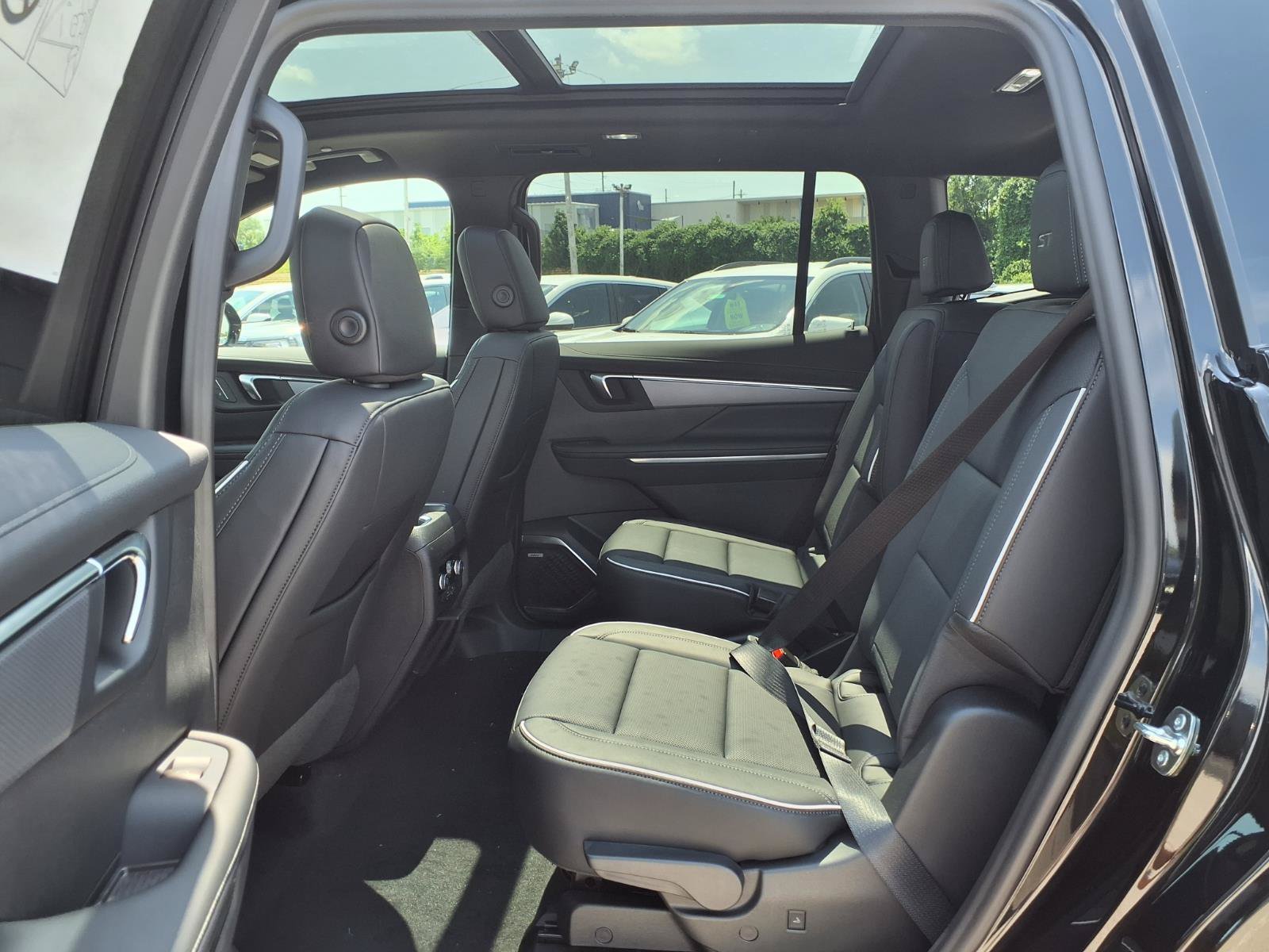 New 2027 Buick Enclave Sport Touring w/ Power Package FWD image 17