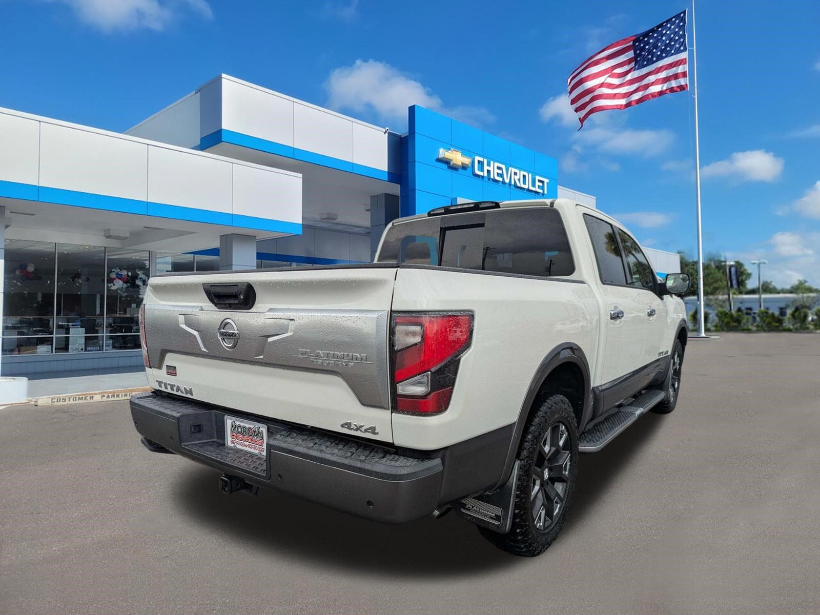 Used 2021 Nissan Titan Platinum Reserve w/ Moonroof Package AWD/4WD image 3