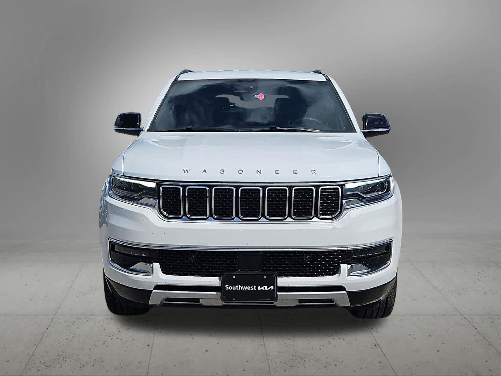 Used 2024 Jeep Wagoneer L Series II w/ Flexible Seating Group RWD image 9