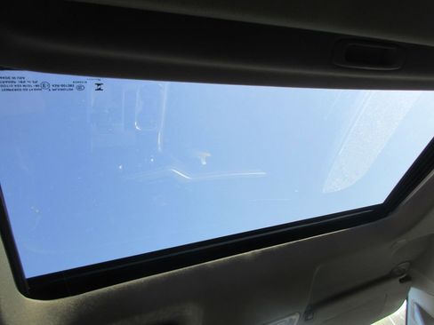 New 2026 GMC Sierra 1500 SLT w/ SLT Convenience Package image 14