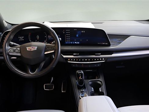 Used 2024 Cadillac XT4 Sport image 14