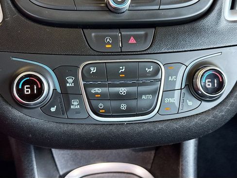 Used 2024 Chevrolet Malibu LT FWD image 14