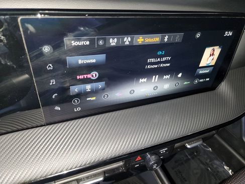 Certified 2025 Nissan Kicks SR FWD image 33