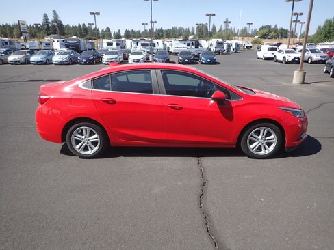 Used 2018 Chevrolet Cruze LT w/ LT Fleet Convenience Package FWD image 6